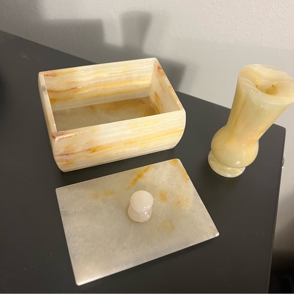Vintage Alabaster Onyx Marble Stone Jewelry Box & Bud Vase - Picture 7 of 7